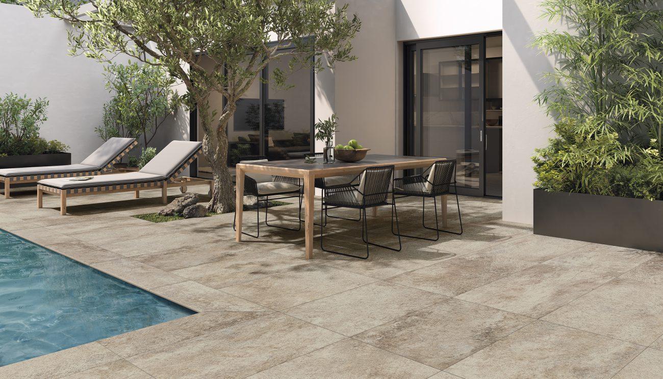 Amenajare_zona_piscina_cu_gres