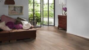 Parchet Laminat T10 Oak Whisky Lounge amenajare living modern