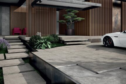 Amenajare exterioara cu gresie portelanata Novabell Lounge Steel Esterno Villa