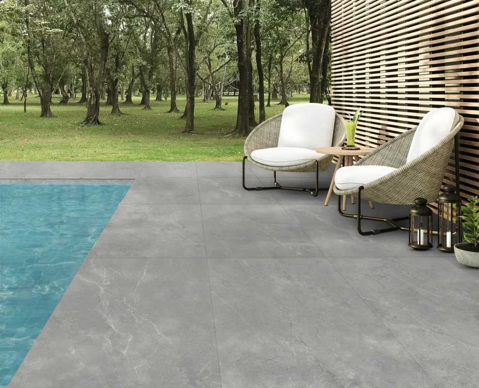 Terasa-cu-gresie-portelanata-2cm-grosime-wonder-60x120-TH2-piscina-Gada-Ceramic