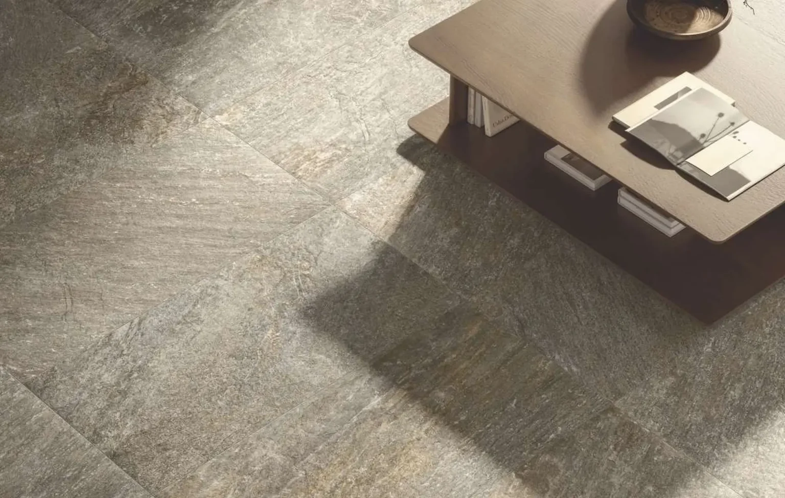 Living modern cu Gresie Interior Menhir
