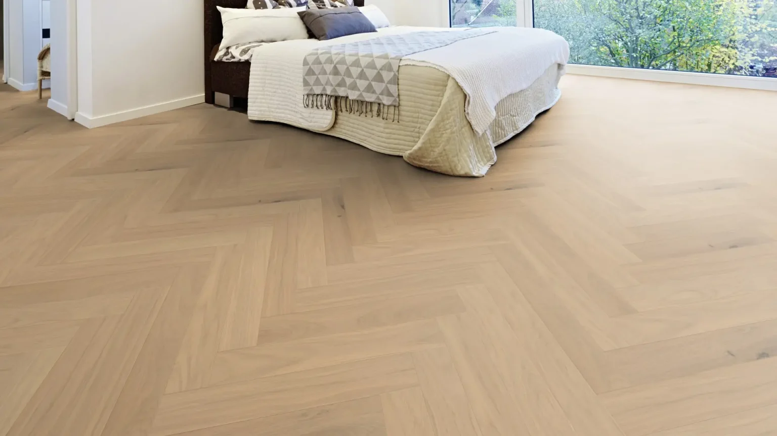 Dormitor cu Parchet Herringbone Hywood Luberon