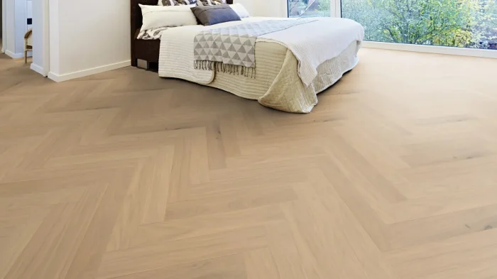 Dormitor cu Parchet Herringbone Hywood Luberon