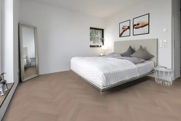 Dormitor cu Parchet Herringbone Hywood Marais