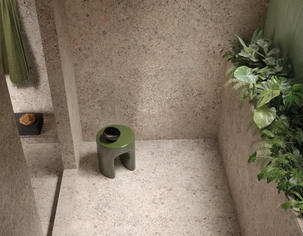 Baie-cu-gresie-fap_materiaeclettica_2025_bagno_b01_vistaaltern_tortora_hr